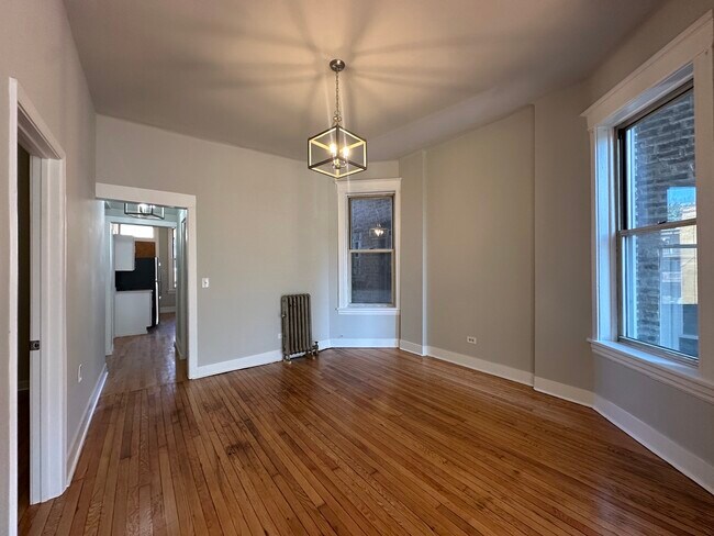 Building Photo - 1513 N California Ave