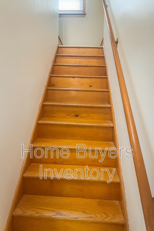 Building Photo - 2235 Ridgelawn Ave