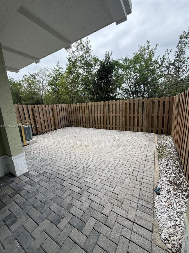 Building Photo - 7412 NW 108th Path