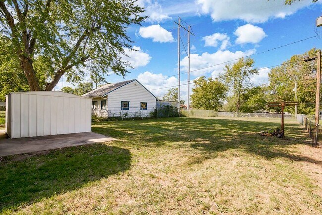 Building Photo - 5206 Skiles Ave