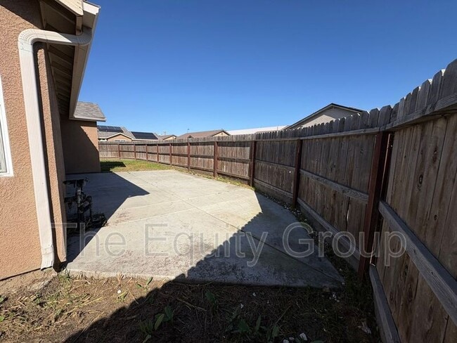 Building Photo - 717 W Perez Ave