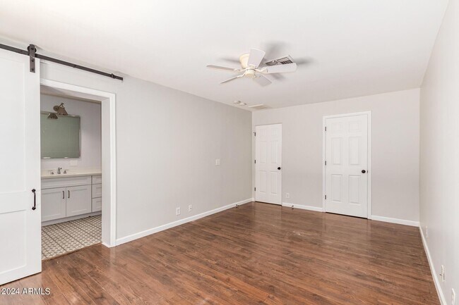 Building Photo - 4128 N 46th Pl