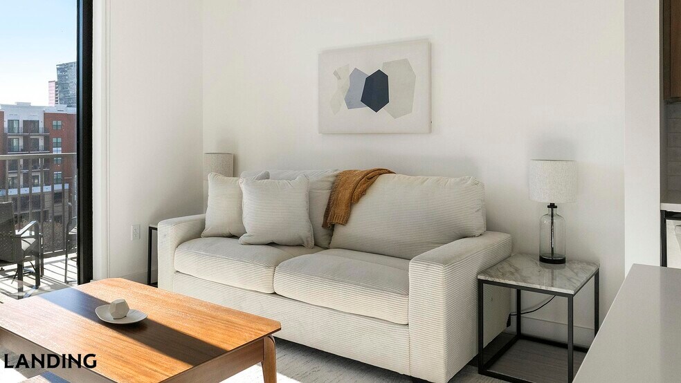 Building Photo - 1007 S Mint St