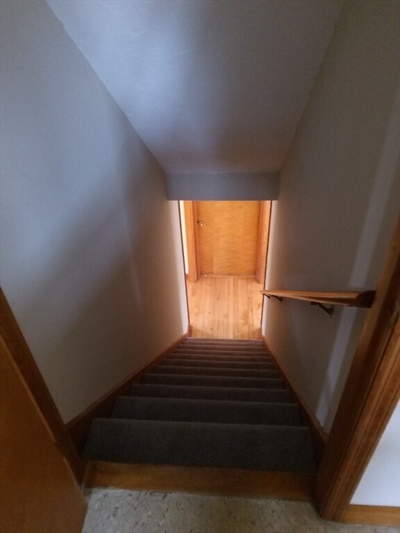 Building Photo - 121 King Philip Rd