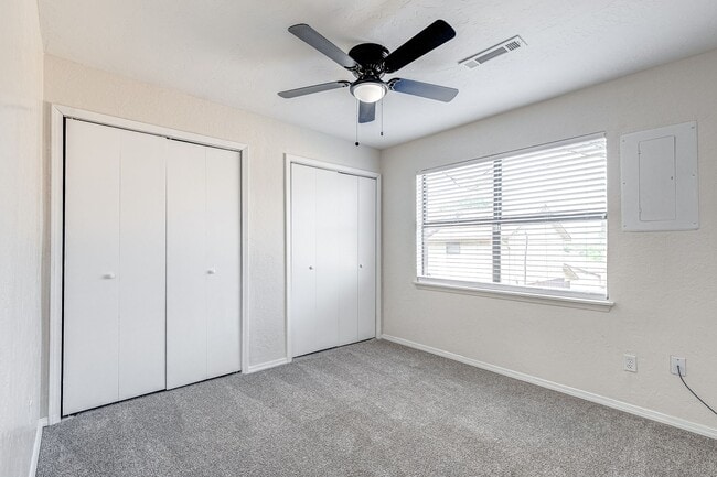 Building Photo - 2902 NW 45th Pl