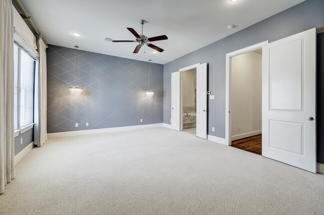 Building Photo - 1110 Thompson St