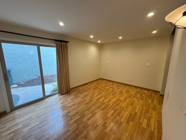 Building Photo - 61 Trinidad Bend
