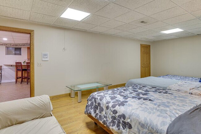 Building Photo - 7 Creekside Ln