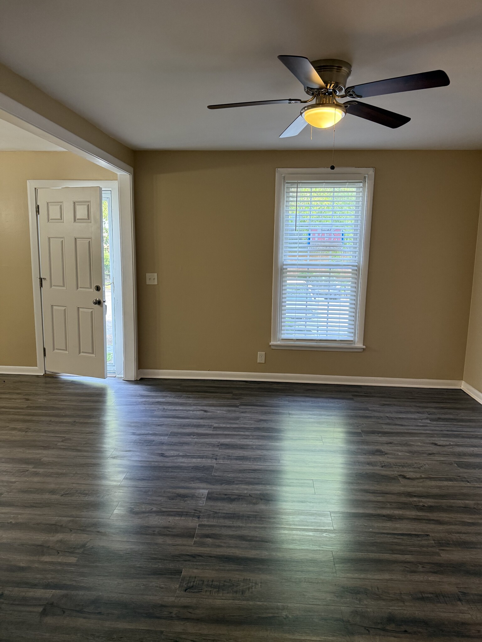 Building Photo - 323 Forest Park Rd