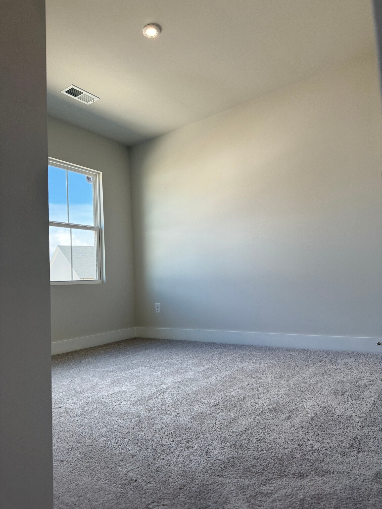 Building Photo - 9637 Munsing Dr