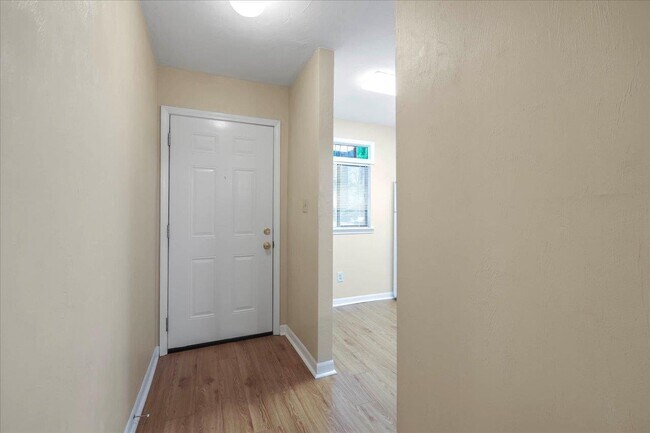Building Photo - 3208 Ginger Dr