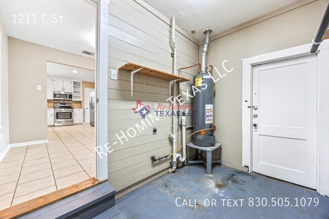 Building Photo - 1211 C St