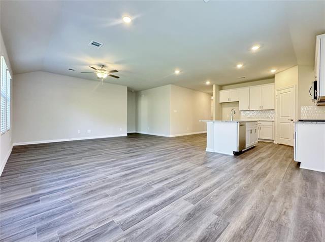 Building Photo - 3720 Canyon Dr