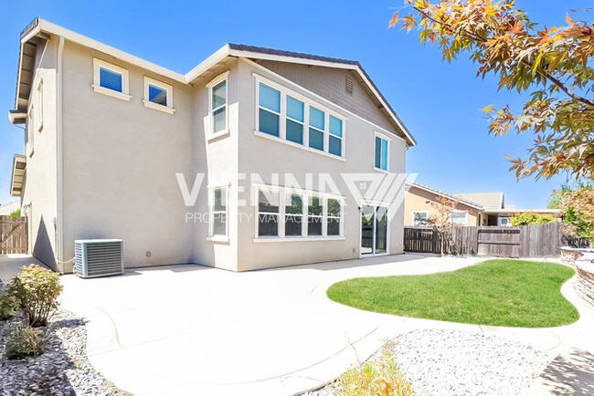 Building Photo - 12702 Thornberg Way