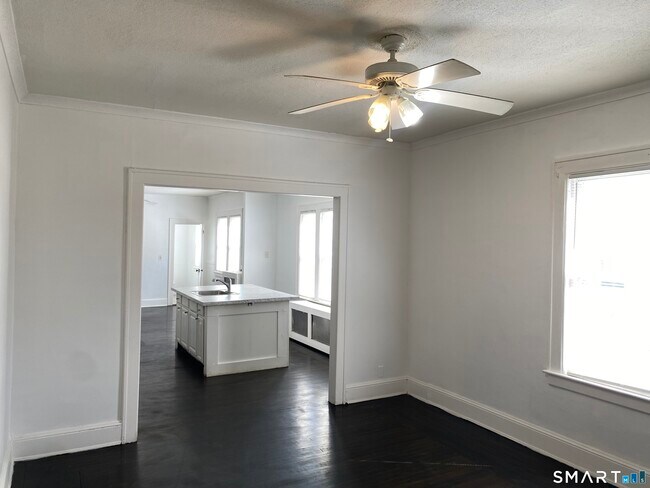 Building Photo - 54-56-56 Westbourne Pkwy