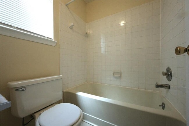 Building Photo - 12212 Alderbrook Dr