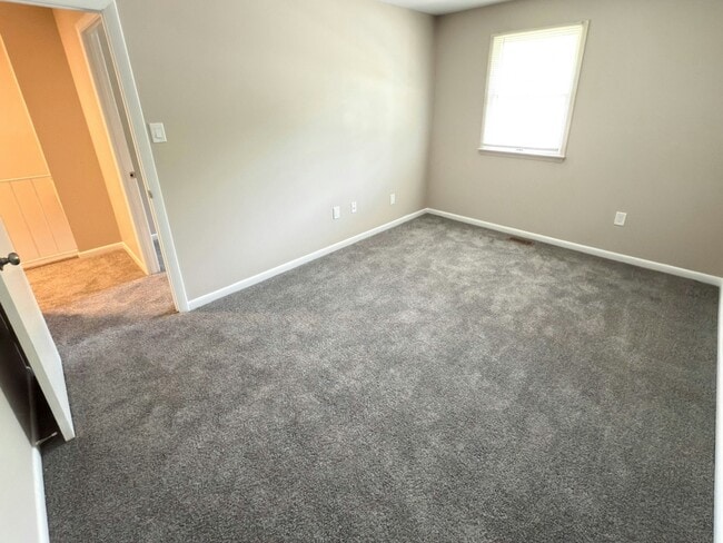 Building Photo - 9242 Woodcreek Ct