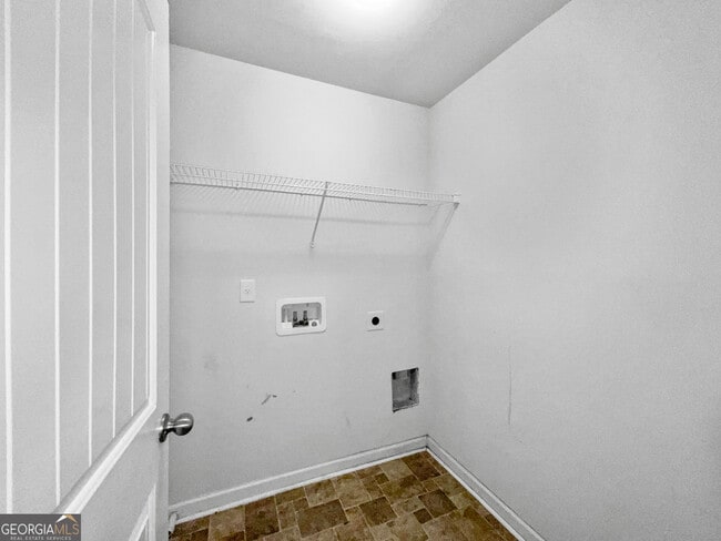 Building Photo - 202 Daisy Cir