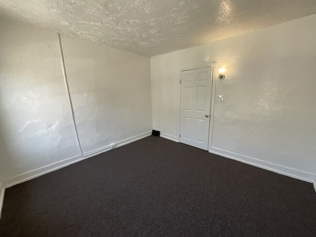 Building Photo - 443 S Duke St