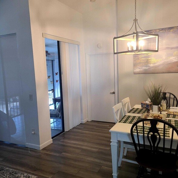 Building Photo - 5267 Europa Dr