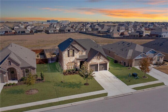 Building Photo - 6825 Leonardo Dr