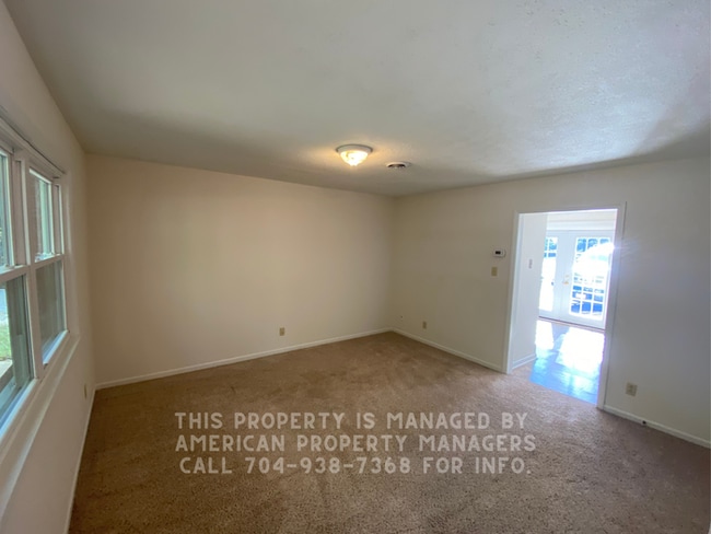 Building Photo - 1116 Arbor Dr