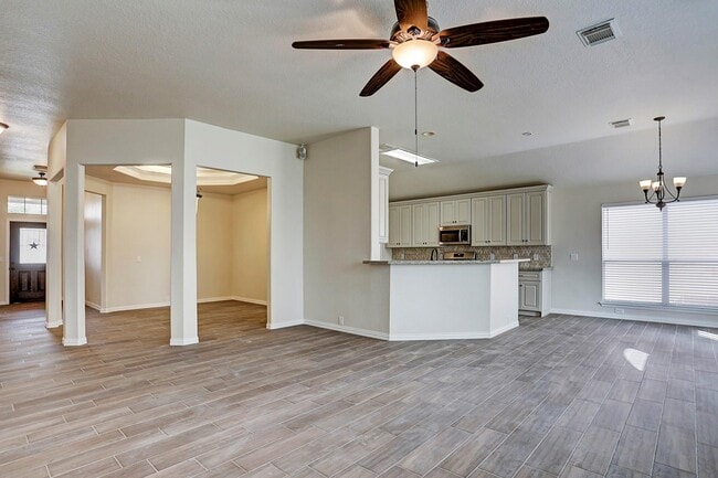Building Photo - 6319 Deep Canyon Dr