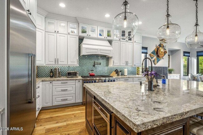 Building Photo - 10912 E Butherus Dr