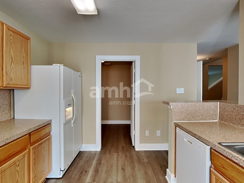 Building Photo - 802 Dragonfly Dr