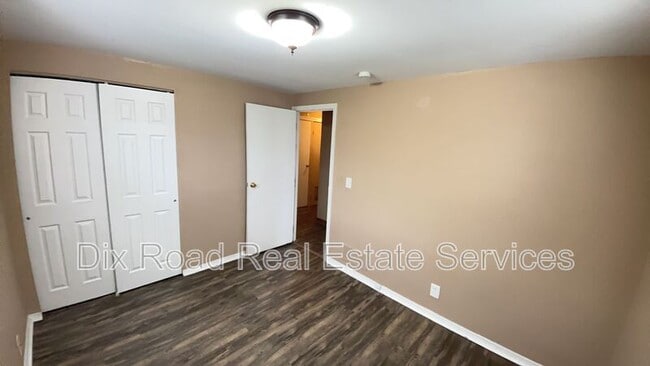 Building Photo - 163 Tecumseh Dr