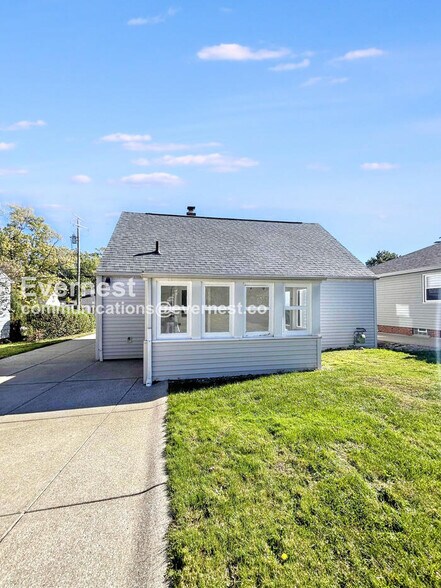 Building Photo - 1254 Elmwood Rd