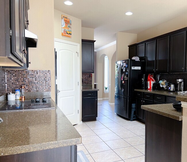 Building Photo - 10419 Avalon Rdg