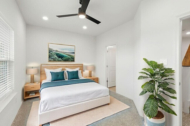 Building Photo - 228 Richards St