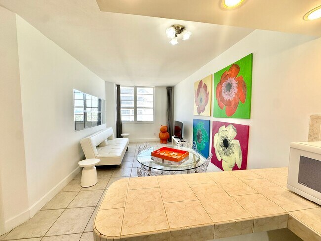 Building Photo - Amazing location: Close to Lincoln & the beaches: 1bed/1bath at the iconic Decoplage: available n...