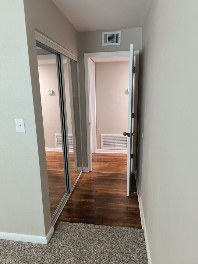 Building Photo - GORGEOUS REMODELED 3 BEDROOM 2 BATH