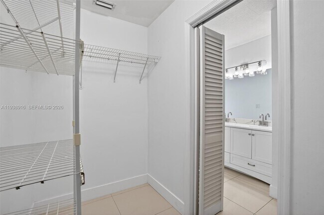 Building Photo - 14300 SW 152nd Pl