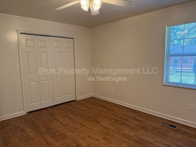 Building Photo - 5036 Willoway Dr