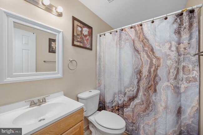 Building Photo - 15 Owen St