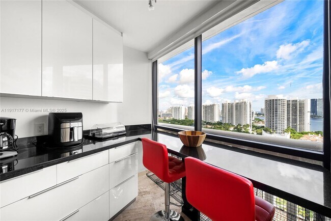 Building Photo - 1000 W Island Blvd