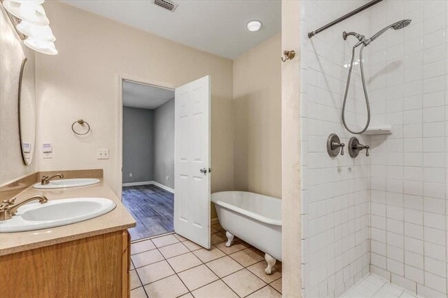 Building Photo - 41 Strattonwood Pl