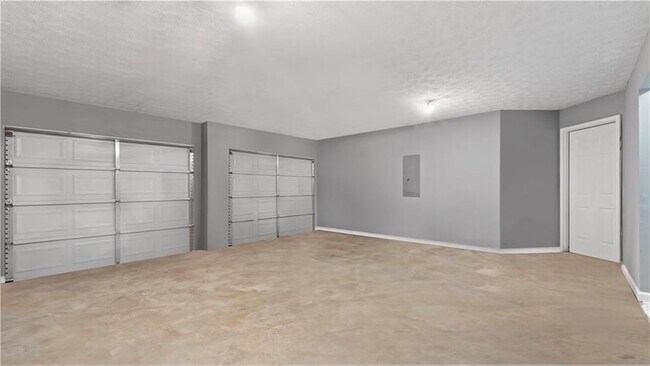 Building Photo - 317 Shasta Ln