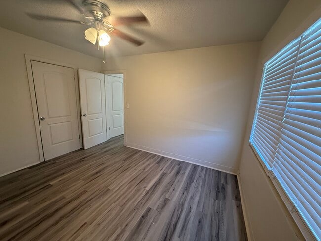 Building Photo - Sunset Suite Apartments