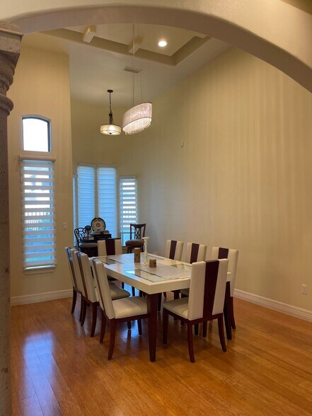 Formal dining area - 929 Richland Dr