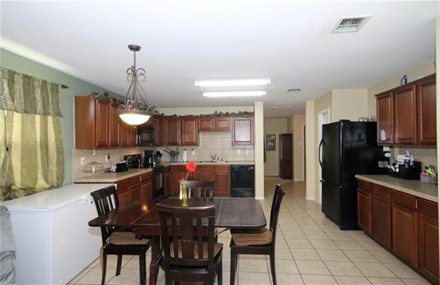 Building Photo - 13042 Barbarosa Dr