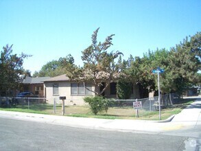Building Photo - Close to schools and park