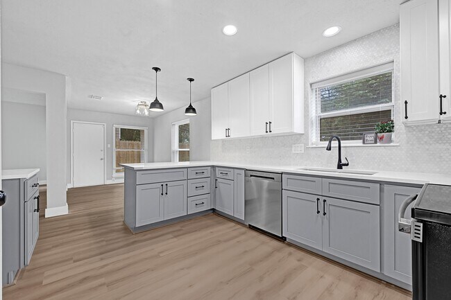 Primary Photo - 21211 Slippery Creek Ln