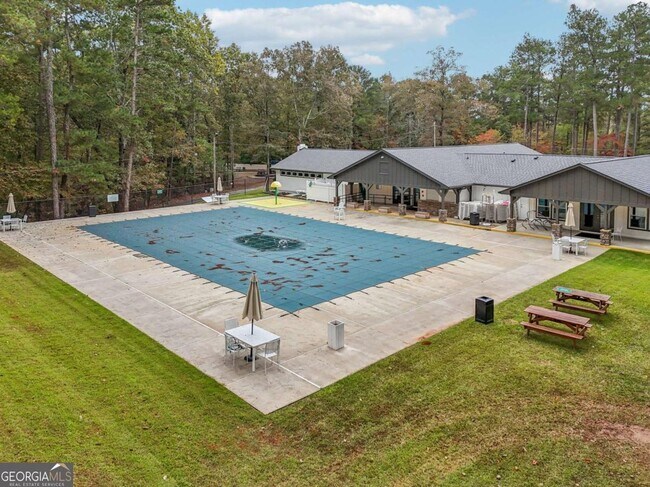 Building Photo - 7379 N Mitchell Ct