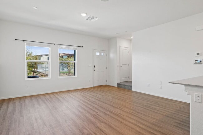 Building Photo - 444 Moonlight Cove Dr