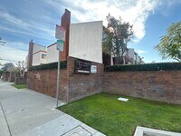 Building Photo - 3 Bedroom Condo for rent in the most desirable Alhambra Area Walking to Alhambra HS