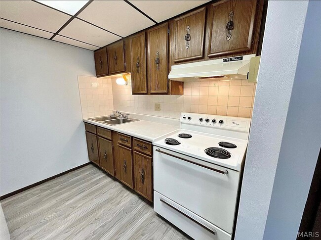 Building Photo - 106 S High St